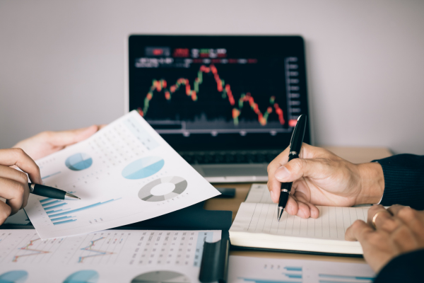 Mengapa Aplikasi Inventaris Barang Kantor Berbasis Web Penting untuk Bisnis Anda 1 Manfaat Ekonomi Aplikasi Inventaris Barang Kantor Berbasis Web