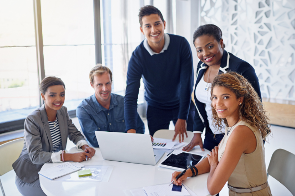 Sistem ERP: Solusi Cerdas untuk Mengelola Proses Bisnis Anda 1 Manfaat Menggunakan Sistem ERP untuk Bisnis Anda