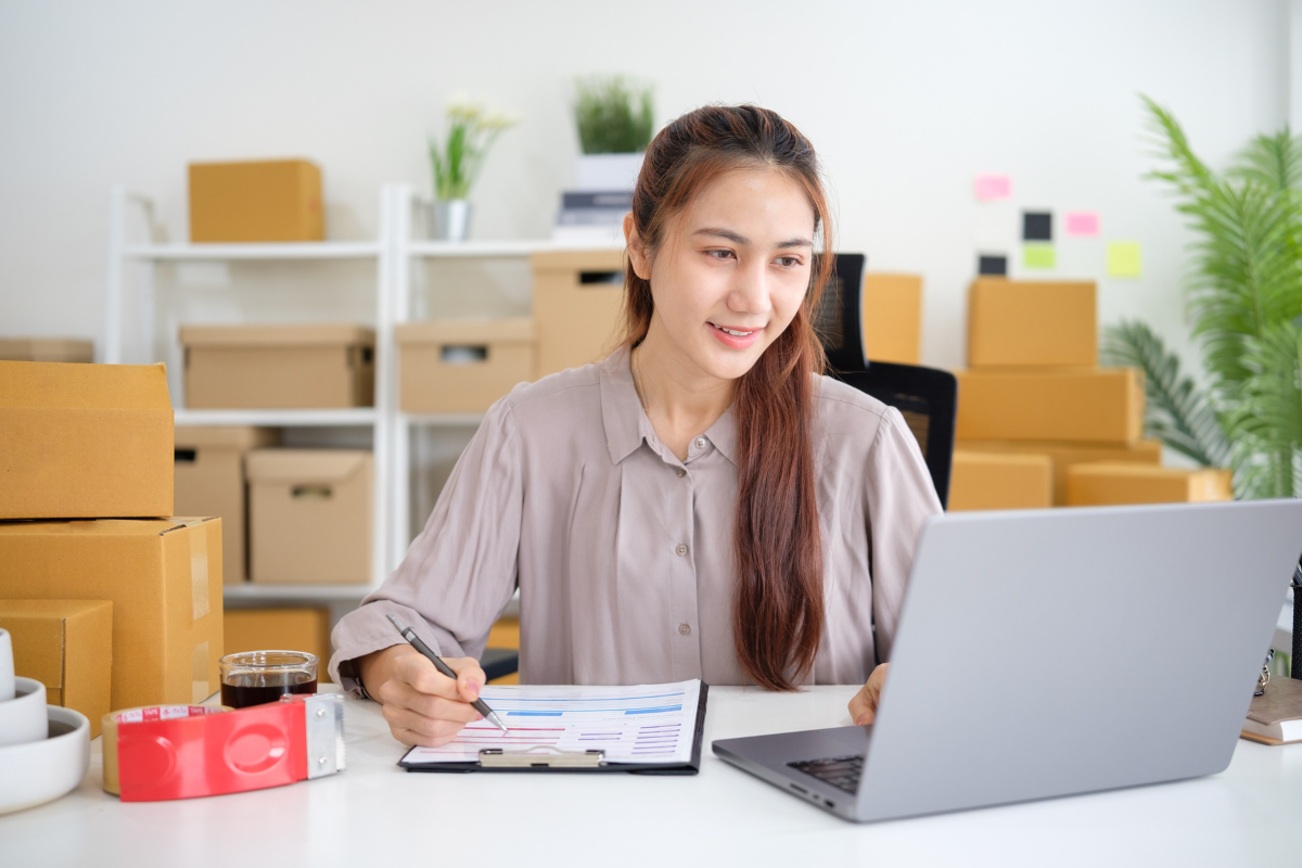 Mengoptimalkan Pengelolaan Stok dengan Aplikasi Stok Barang yang Efektif 2 Mengapa Aplikasi Stok Barang Harus Menjadi Prioritas Bisnis Anda?